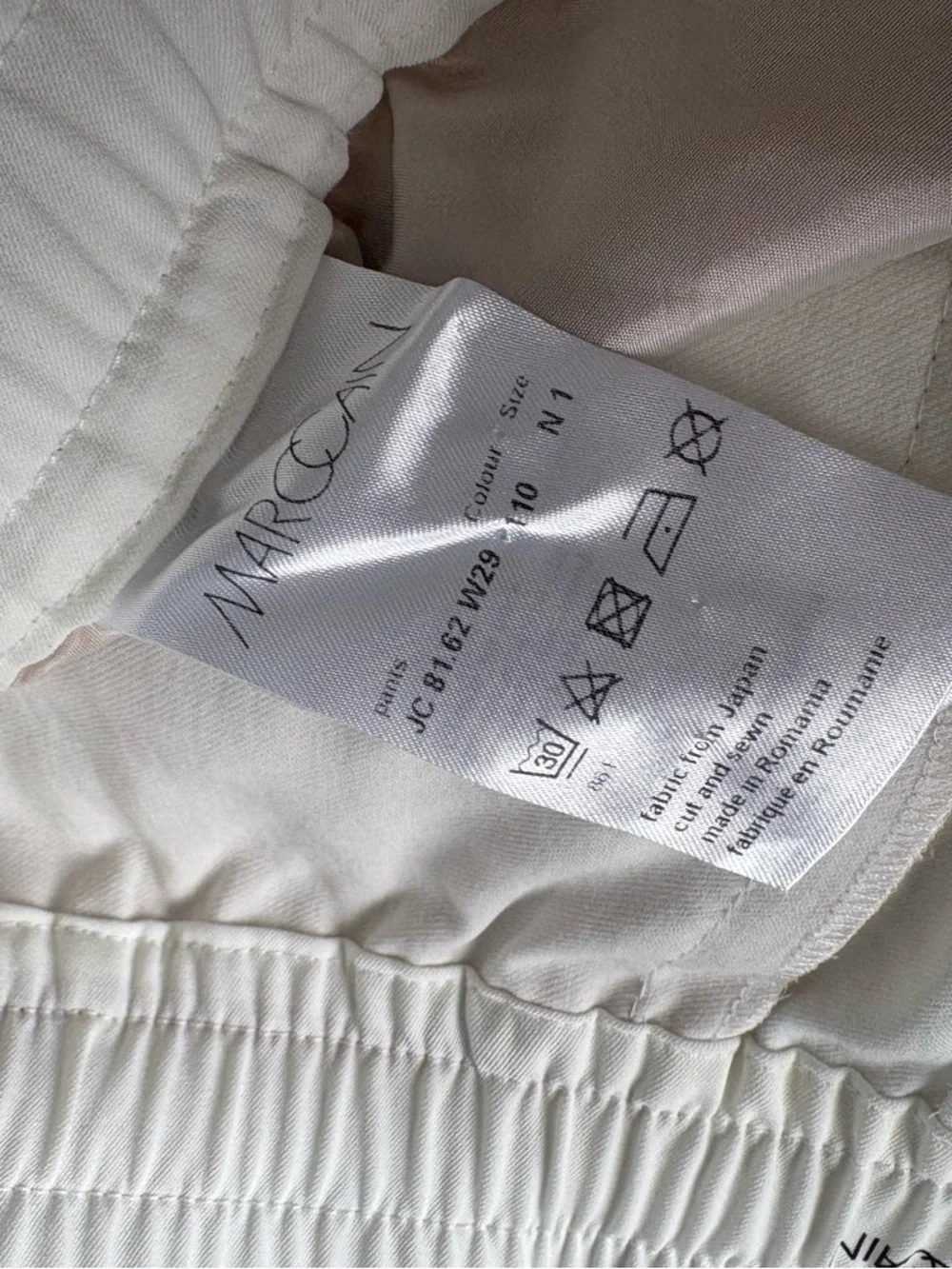 NEW ON WEBSITE! Marc Cain Cream Linen Blend Drawstring Tapered Pants Small - Picture 9 of 11